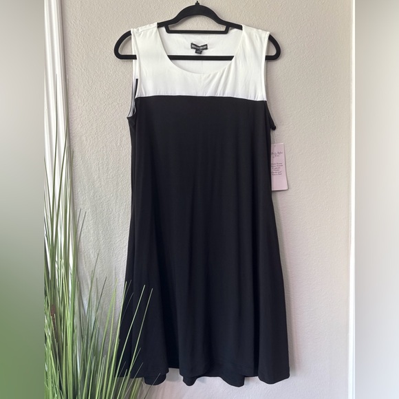 #635 Nina Leonardo sleeveless black/white fit and flare with pockets size large - Picture 1 of 8